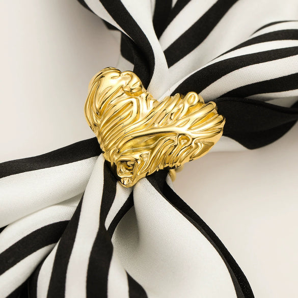 Titanium Steel Love Textured Peach Heart Dualuse Scarf And Towel Buckle Ring For Women Retro Light Luxury Style With Electroplating