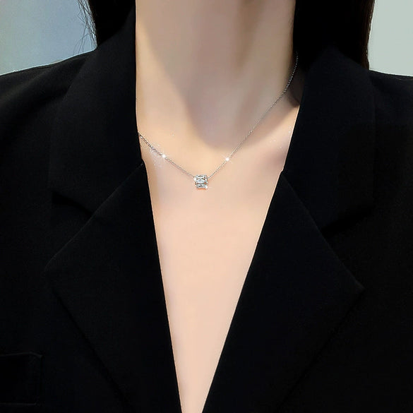 Titanium Steel Micro Inlaid Real Gold Full Diamond Geometric Women's Light Luxury Small Waist Clavicle Necklace