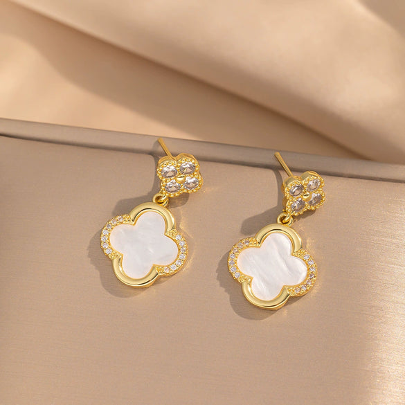 Titanium Steel Microinlaid Lucky Grass Necklace Earrings Set With Vacuum Furnace Electroplating Flower Pattern And Light Luxury Style