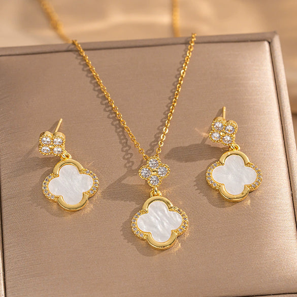Titanium Steel Microinlaid Lucky Grass Necklace Earrings Set With Vacuum Furnace Electroplating Flower Pattern And Light Luxury Style