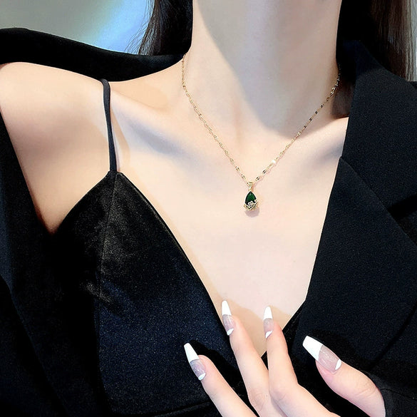 Titanium Steel Necklace Female 18K Gold Plated Water Drop Pendant With Diamond Design And Ochain