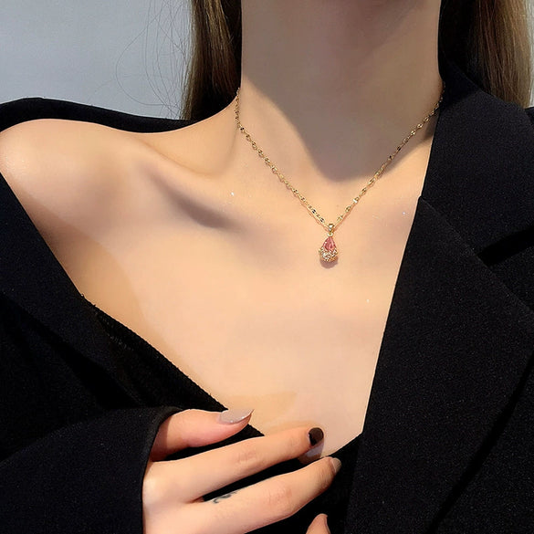 Titanium Steel Necklace Female 18K Gold Plated Water Drop Pendant With Diamond Design And Ochain