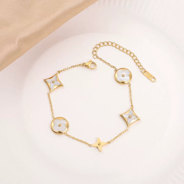 Titanium Steel Necklace With Round Inlaid Shell Four Leaf Clover Pendant For Women Electroplated O Chain Non Fading