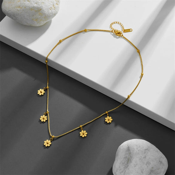 Titanium Steel Plant Flowers Geometric Style Necklace With Vacuum Electroplating In Furnace Treatment