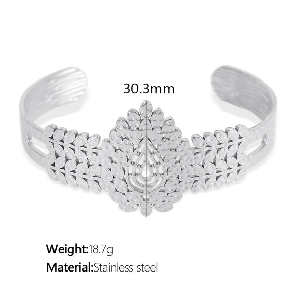 316L Stainless Steel Retro Floral Hollow Wide Bracelet With Heavy Metal Pattern And Golden Butterfly Life Tree Design Electroplated