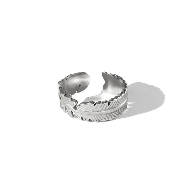 Titanium Steel Ring Geometric Hollow Leaf Design Electroplating Light Luxury Style For Ladies