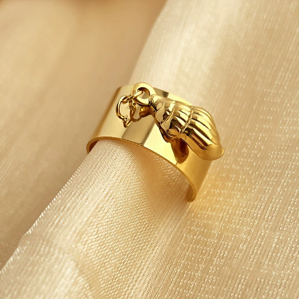 Titanium Steel Ring Plated With 18K Gold Heart Pendant Natural Style Jewelry