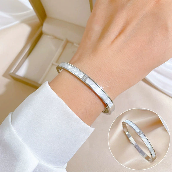 Titanium Steel Shell Bracelet Retro Fashion Electroplated Jewelry