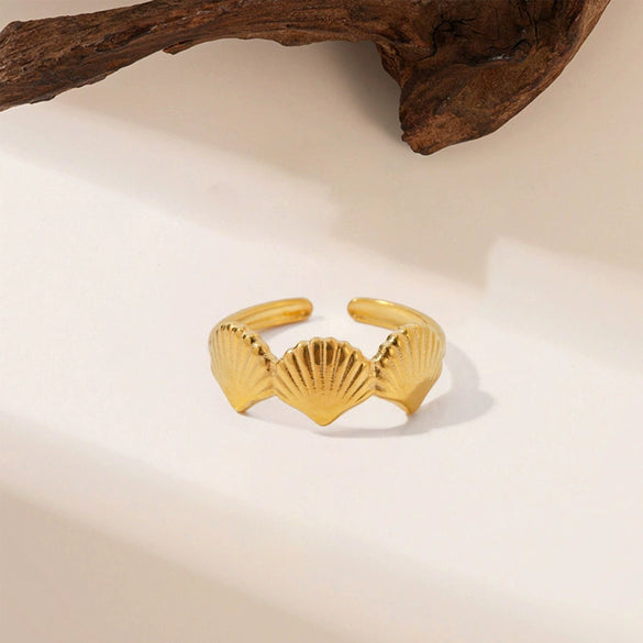 Titanium Steel Shell Necklace With Marine Life Pattern Electroplated For Women Holiday Style Jewelry