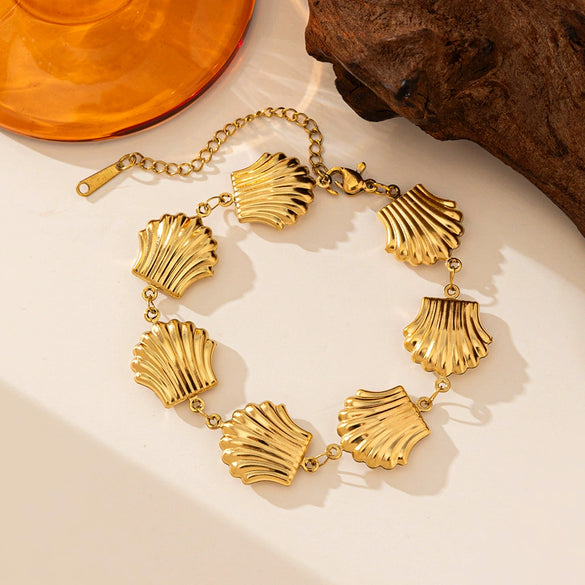 Titanium Steel Shell Necklace With Marine Life Pattern Electroplated For Women Holiday Style Jewelry