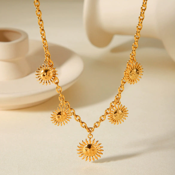 Titanium Steel Sunflower Pendant Necklace For Women With Geometric Pattern And Electroplating Ochain Jewelry