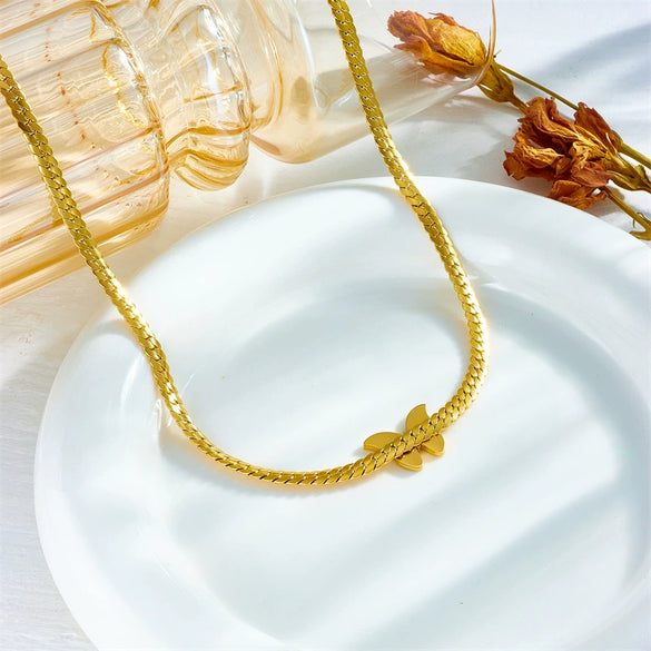 Titanium Steel Twist Clavicle Chain With White Butterfly Pendant For Women Electroplated Animal Style