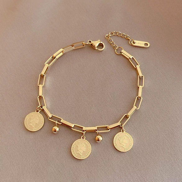Titanium Steel Vintage Queen Head Round Pendant Chain Jewelry Bracelet With Electroplating Treatment For Women