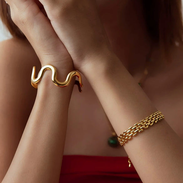 Titanium Steel Wave Bracelet Women's Fashion Simple Electroplated