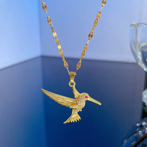 Titanium Steel Women's Flying Bird Woodpecker Microinlaid Real Gold Geometric Necklace With Diamond Design