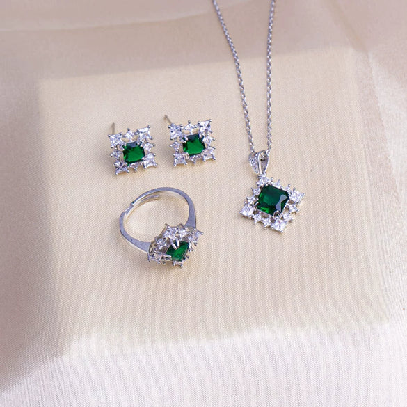 Titanium Steel Women's Jewelry With Pearl Pendant O Word Chain Leaf Pattern Mixed Gemstone Setting Electroplating