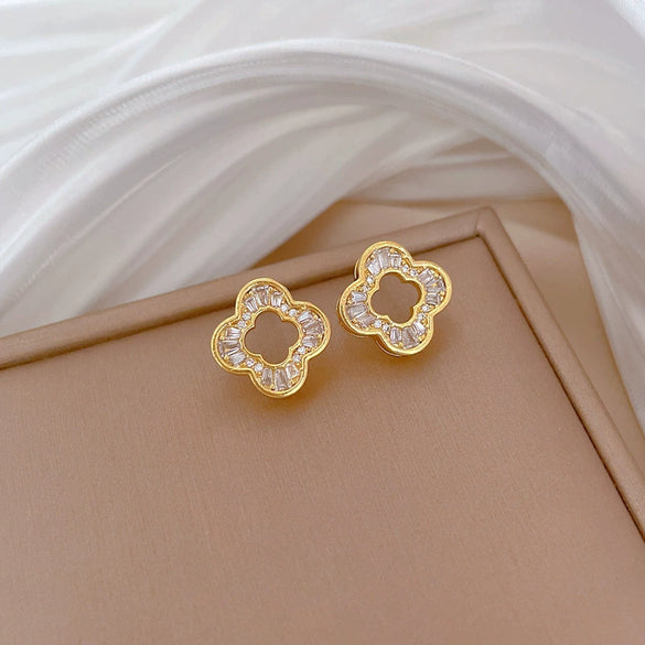 Titanium Steel Women's Light Luxury Geometric Four Leaf Flower Zircon Electroplated Jewelry Set Necklace And Earrings