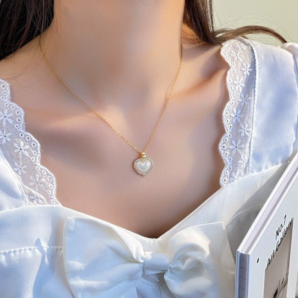 Titanium Steel Women's Light Luxury Heart Shaped O Shaped Chain Necklace With Electroplating