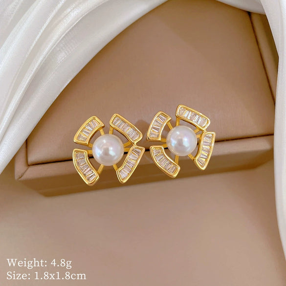 Titanium Steel Women's Light Luxury Necklace Earrings Set With Irregular Pearl And Geometric Pattern Electroplated