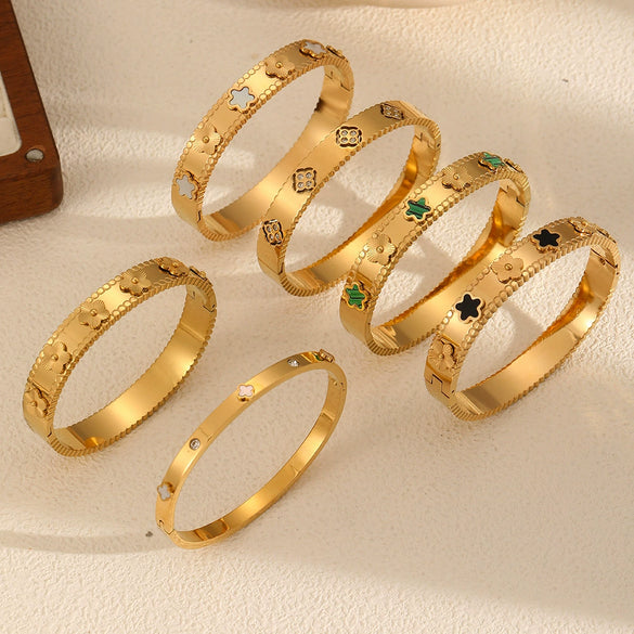 Titanium Steel Women's Light Luxury Retro Flower Bracelet With Electroplating