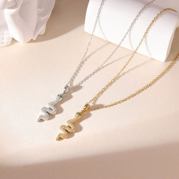 Titanium Steel Women's Light Luxury Snake Pendant O Word Chain Necklace With Geometric Pattern And Electroplating
