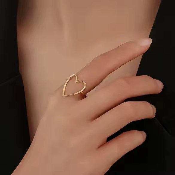 Titanium Steel Women's Love Heart Hollow Nonfading Ring Electroplated Fashion Style