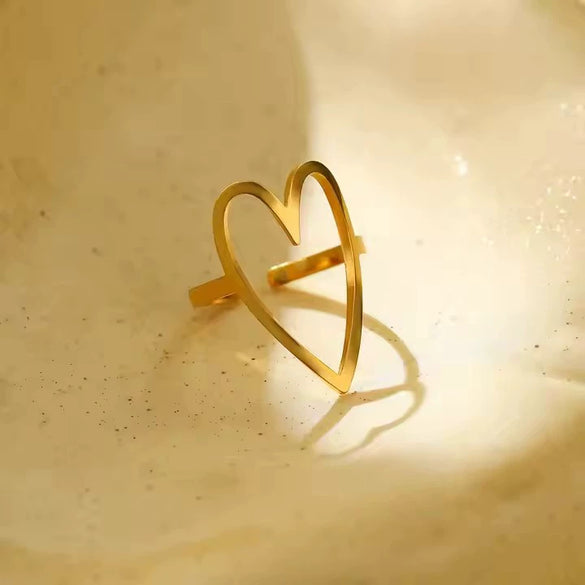 Titanium Steel Women's Love Heart Hollow Nonfading Ring Electroplated Fashion Style