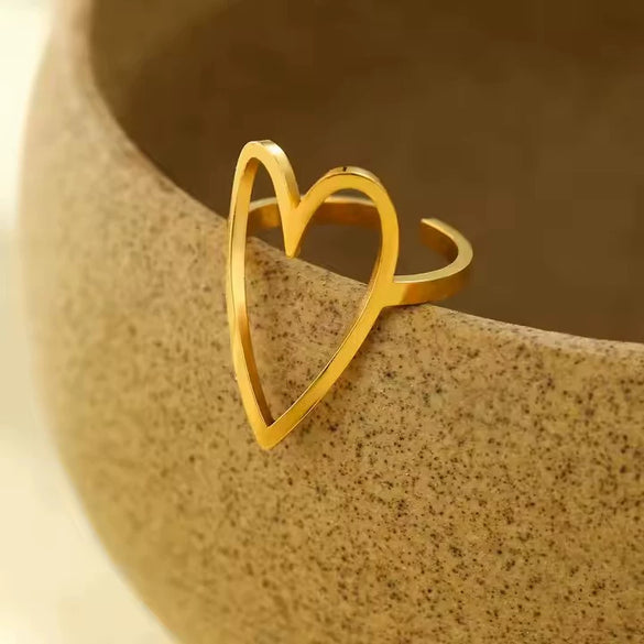 Titanium Steel Women's Love Heart Hollow Nonfading Ring Electroplated Fashion Style