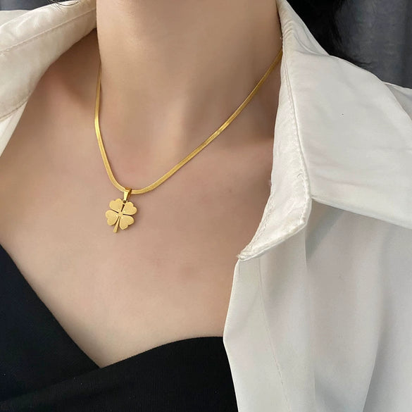 Titanium Steel Women's Lucky Grass Pendant Necklace With Geometric Pattern And Electroplating Treatment Light Luxury Style