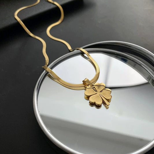 Stainless Steel Women's Lucky Grass Pendant Necklace With Geometric Pattern And Electroplating Treatment Light Luxury Style
