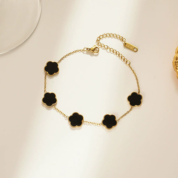 Titanium Steel Women's Minimalist Flower Pattern Electroplated Bracelet