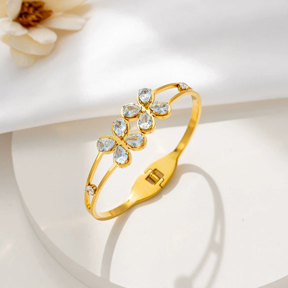 Titanium Steel Women's Minimalist Geometric Inlaid Horseeye Zircon And Fourleaf Clover Bracelet With Polishing Treatment