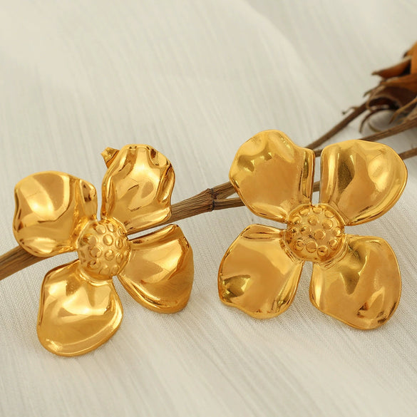 316L Stainless Steel Women's Retro Geometric Flower Earrings With Electroplating Design