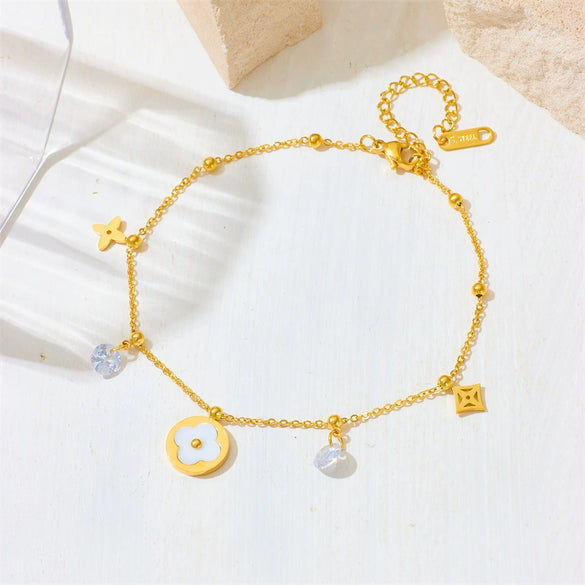 Titanium Steel Women's Small Flower Box Chain Necklace And Bracelet Set