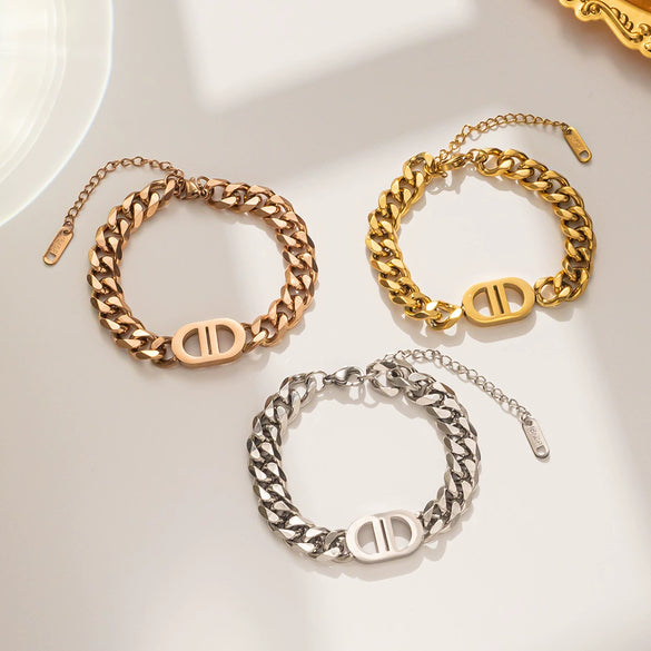 Titanium Steel Women's Summer Clavicle Chain With Hiphop Elegant Short Niche Design And Geometric Pattern Electroplated
