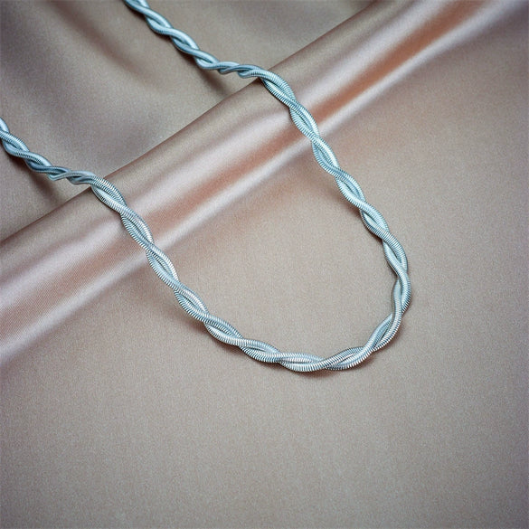 Titanium Steel Woven Twist Clavicle Chain And Bracelet Set Electroplated Fashion Vintage Style For Women