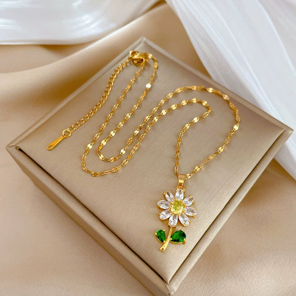 Titanium Steel Zircon Flower Clavicle Chain For Women With Geometric Pattern