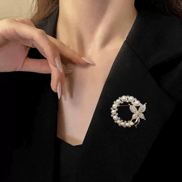 Trendy Pearl Bow Brooch Zinc Alloy Diamond Encrusted Electroplating Clothing Accessories Unisex