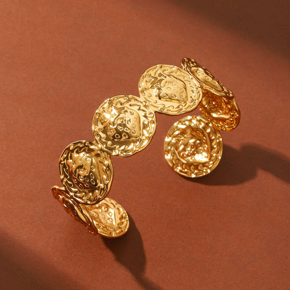 Trendy Versatile Design 18K Gold Electroplated Stainless Steel Round Strawberry Geometry Bracelet