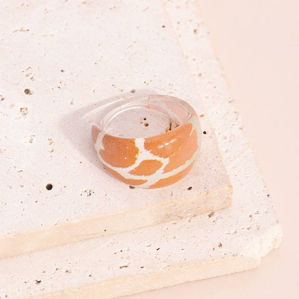 Unisex Acrylic Leopard Spot Statement Ring With Epoxy Resin Finish And Creative Chocolateinspired Design In A Light Luxury Style
