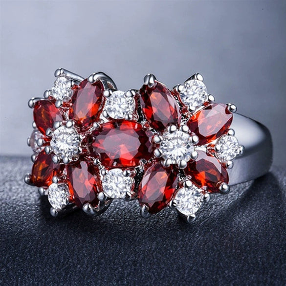 Unisex Electroplated Alloy Green Zircon Geometric Flower Ring With Sporty Style For Fashion Jewelry