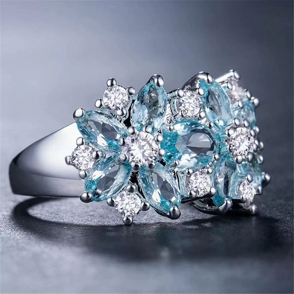 Unisex Electroplated Alloy Green Zircon Geometric Flower Ring With Sporty Style For Fashion Jewelry