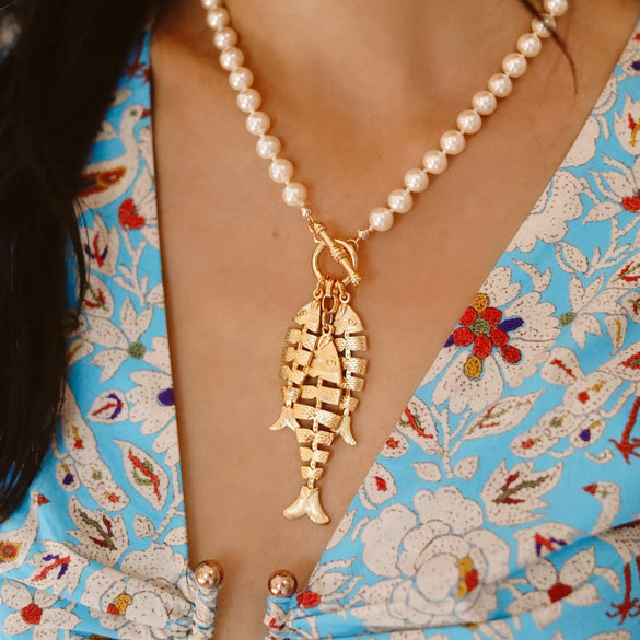 Unisex Electroplated Stainless Steel And Titanium Steel Pearl Necklace With Animal Shape Pendant