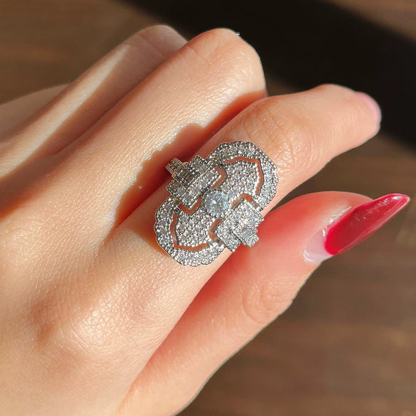 Unisex Retro Hollow Court Style Copper Ring With Geometric Pattern And Full Diamond Zircon