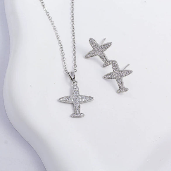 Unisex Simple Fashion Jewelry Copper Airplane Shape Pendant Necklace With Electroplating And Mixed Gemstone Setting