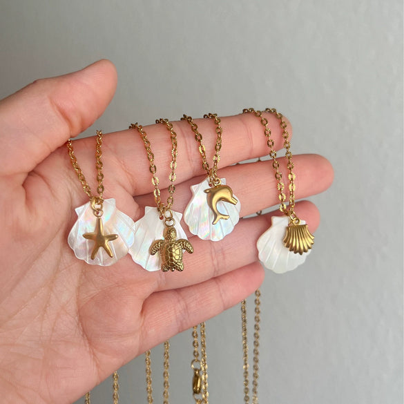 Unisex Starfish And Conch Shell Necklace With Mixed Gem Inlay Stainless Steel Electroplated 18K Gold Color