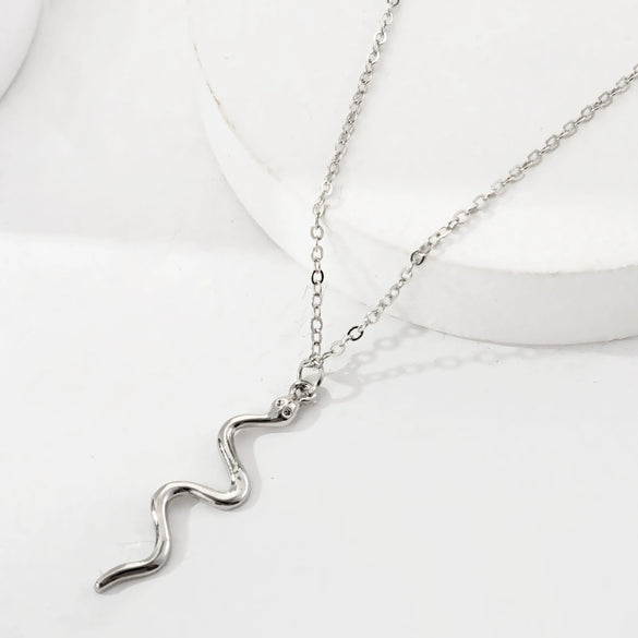Unisex Zinc Alloy Animal Zodiac Snake Pendant Necklace With Electroplating And Regular Chain Ins Style Punk Hiphop Cold Style