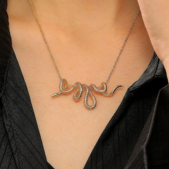 Unisex Zinc Alloy Animal Zodiac Snake Pendant Necklace With Electroplating And Regular Chain Ins Style Punk Hiphop Cold Style