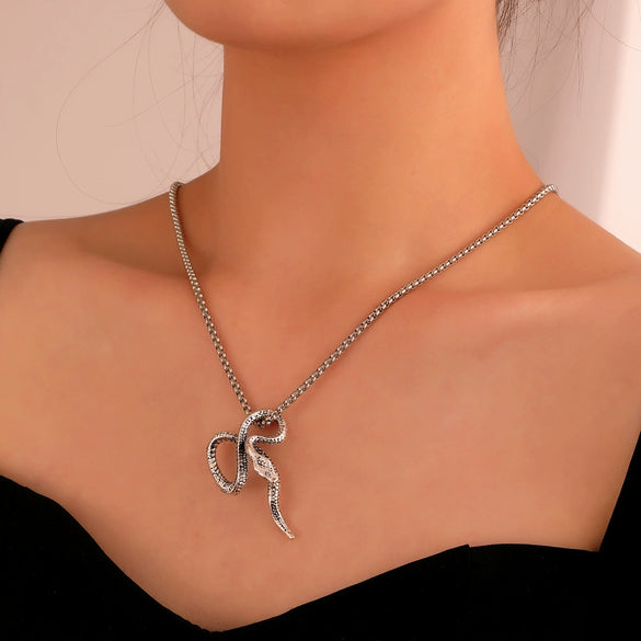 Unisex Zinc Alloy Animal Zodiac Snake Pendant Necklace With Electroplating And Regular Chain Ins Style Punk Hiphop Cold Style