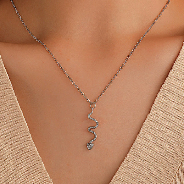 Unisex Zinc Alloy Animal Zodiac Snake Pendant Necklace With Electroplating And Regular Chain Ins Style Punk Hiphop Cold Style